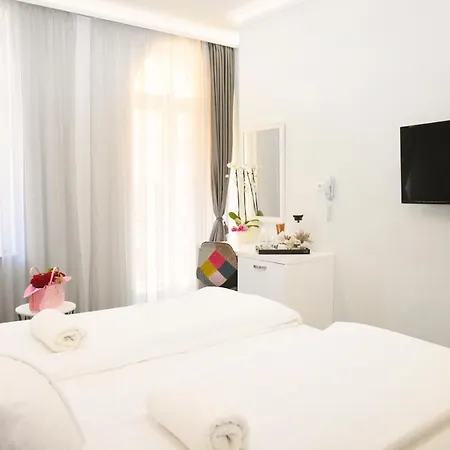 Center Hotel