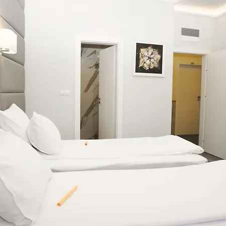 Center Hotel