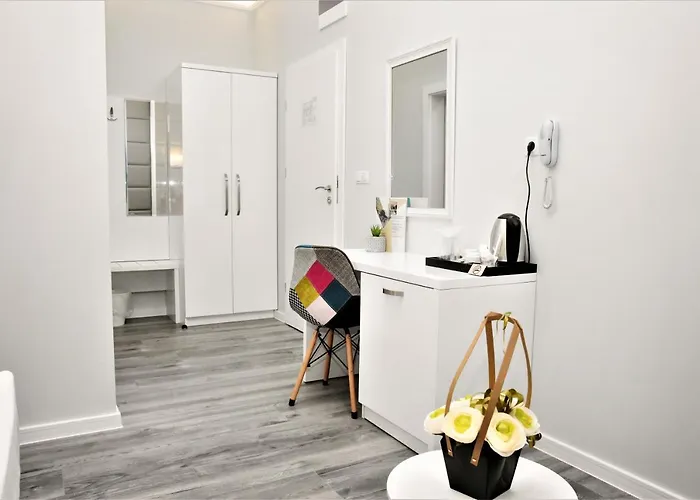 Хотел Center 3*